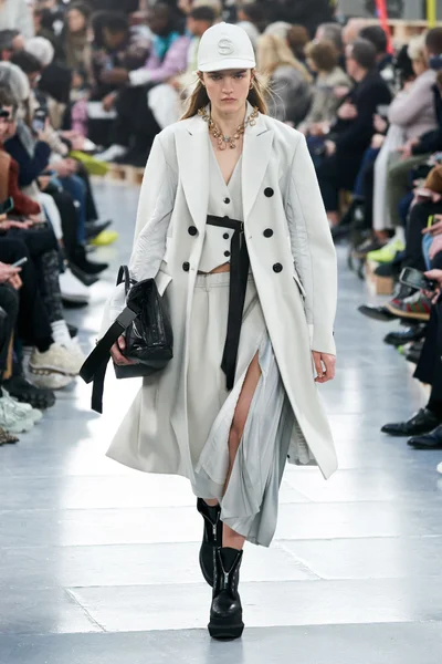 Look 26